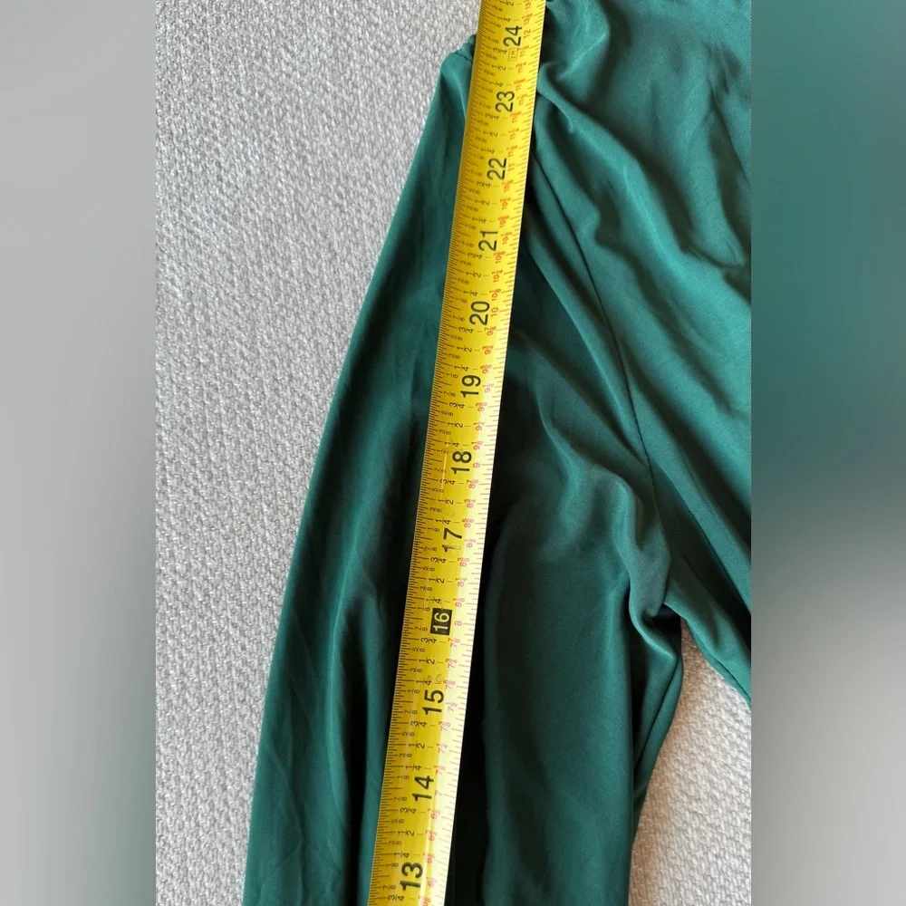 Chic Forest Green Blouse for Women - Picture 4 of 5